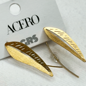 Pendientes Largos Tipo Pluma en Acero Dorado