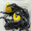 💛 Aretes Gota de Resina – Amarillo Mostaza con Diseño Curvo Único