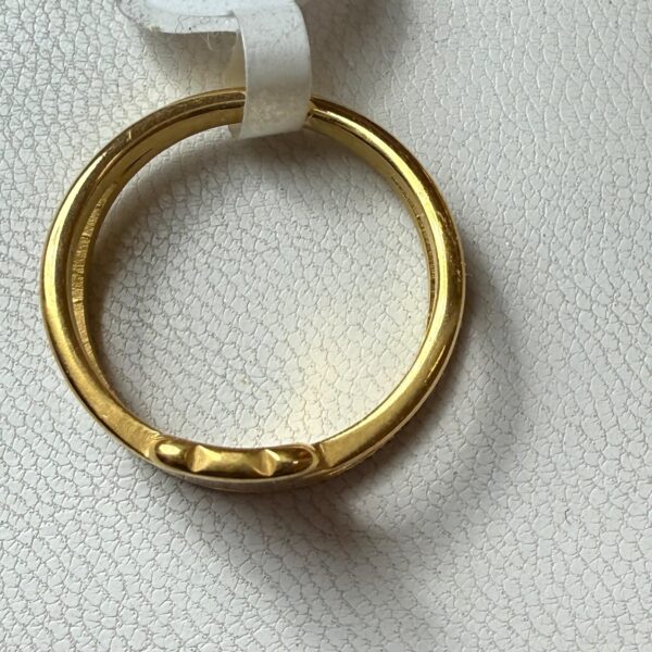 💛 Anillo Dorado Osito – Dulzura y Estilo en una Pieza Moderna