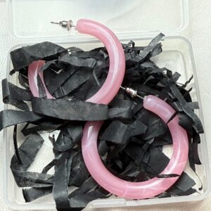 🌸 Aretes de Aro Acrílico – Rosa Pastel Translúcido