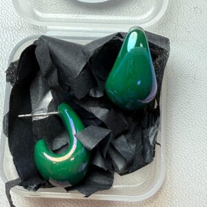 💚 Set de Aretes Irregulares Verde Esmeralda – Estilo Abstracto Moderno