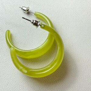 💚 Aros Maxi Transparentes Verde Lima – Toque Vibrante y Fresco para tu Look
