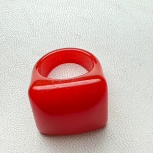 ❤️ Anillo Chunky Rojo Intenso – Poder y Estilo en Una Pieza