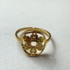 💛 Anillo Dorado con Diseño Floral Calado – Elegancia Artesanal para tus Manos