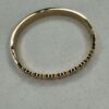 ✨ Brazalete Dorado con Detalles Circulares y Brillantes – Estilo Moderno y Sofisticado