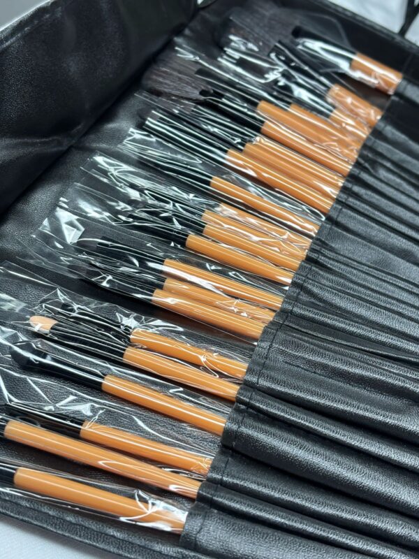 Set de brochas (1) ✨ Set Profesional de Brochas de Maquillaje – 24 Piezas con Estuche Enrollable